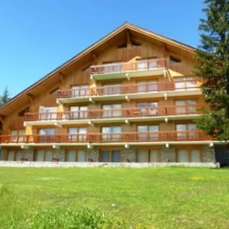 Apartment Ensoleille 3 Pieces Pour 6 Pers Au Pied Des Pistes Et Proche Golf - Fr-1-411-685
